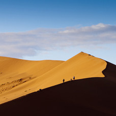 Düne in der Namib Wüste in Namibia, hier gibt es kein schlechtes Wetter